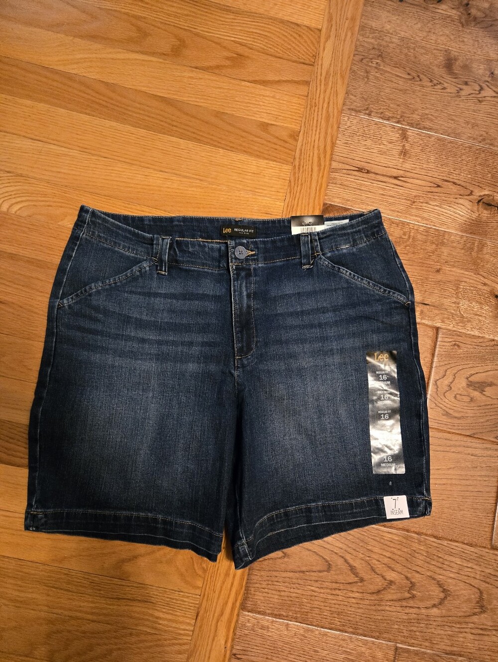 New With Tags Lee Jean Shorts Size 16